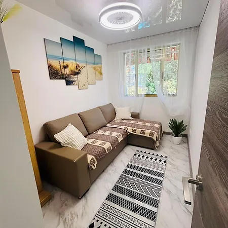 بيت ضيافة Colocation - Habitacion Con Bano Compartido - Shared Bathroom - Free Parking سالو