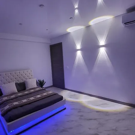 Colocation - Habitacion Con Bano Compartido - Shared Bathroom - Free Parking بيت ضيافة سالو