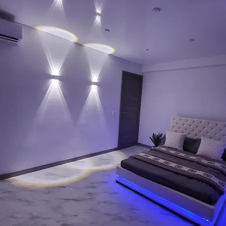 بيت ضيافة Colocation - Habitacion Con Bano Compartido - Shared Bathroom - Free Parking *