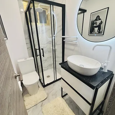 بيت ضيافة Colocation - Habitacion Con Bano Compartido - Shared Bathroom - Free Parking