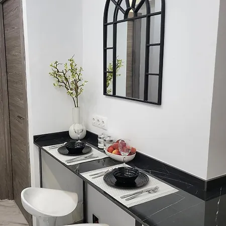 Colocation - Habitacion Con Bano Compartido - Shared Bathroom - Free Parking *