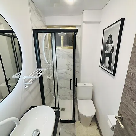 Colocation - Habitacion Con Bano Compartido - Shared Bathroom - Free Parking * سالو