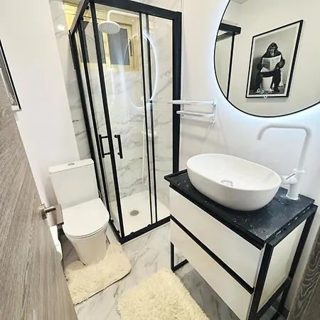 بيت ضيافة Colocation - Habitacion Con Bano Compartido - Shared Bathroom - Free Parking *